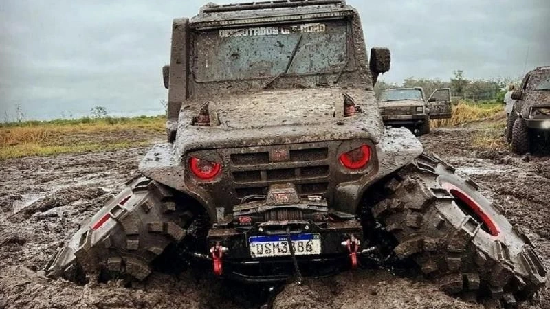 Caterpillar представит новый двигатель Cat C13D для тяжелых условий эксплуатации на бездорожье