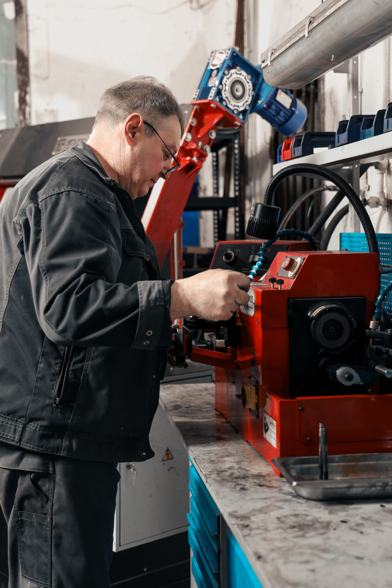 Станок для шлифовки фаски клапана SJMC VG100