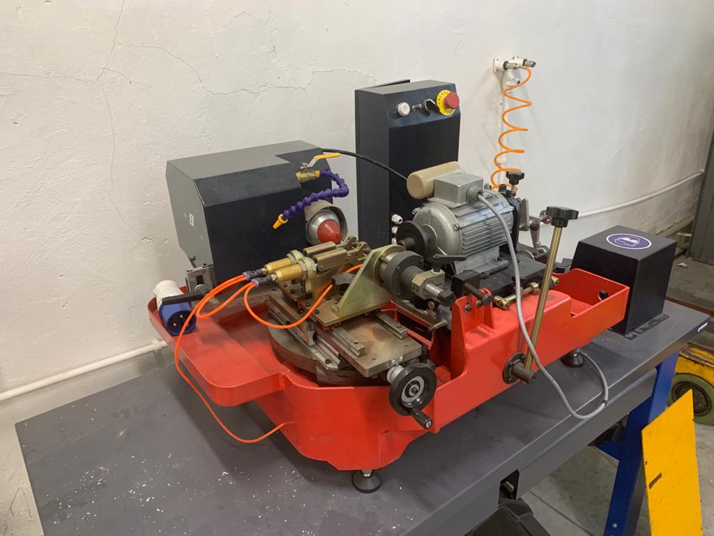 Станок по ремонту фаски клапана Tendtool TVG90