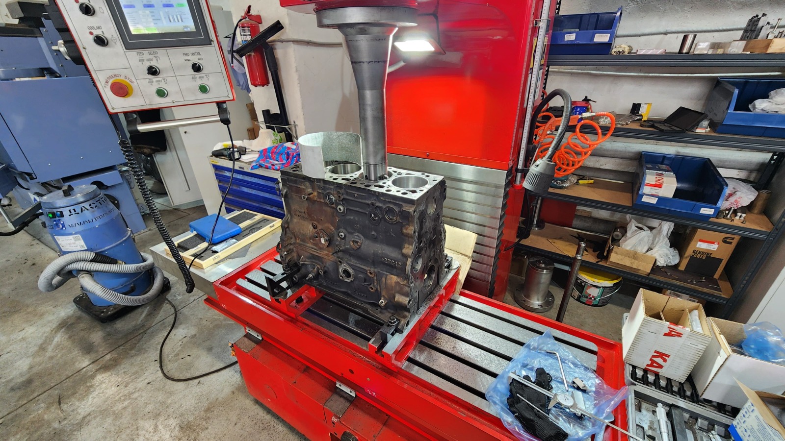 Вертикально-расточной станок TX250A с функцией шлифовки плоскости