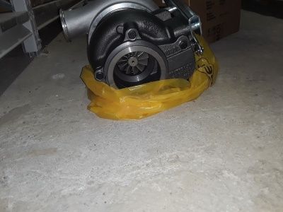 Турбонагнетатель Cummins HX40W 4089919 (4039139, 4039140, 4046100) фото запчасти